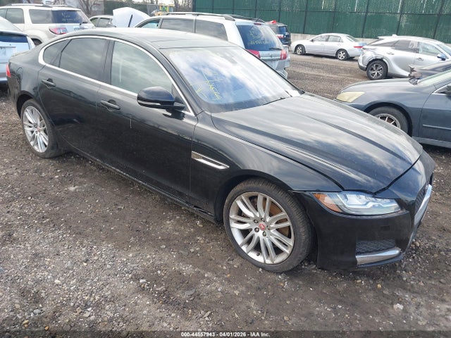 Salvage Jaguar XF Image