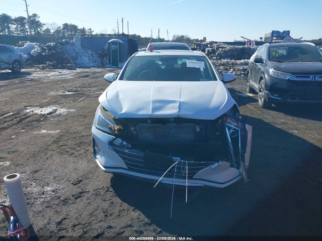Hyundai ELANTRA Value Edition