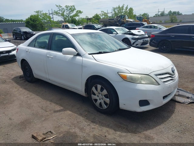 Salvage Toyota Camry Image
