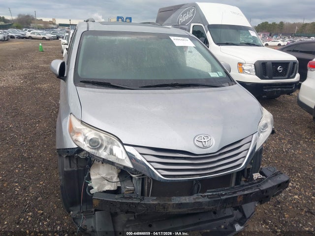 Toyota Sienna Xle 7 Passenger