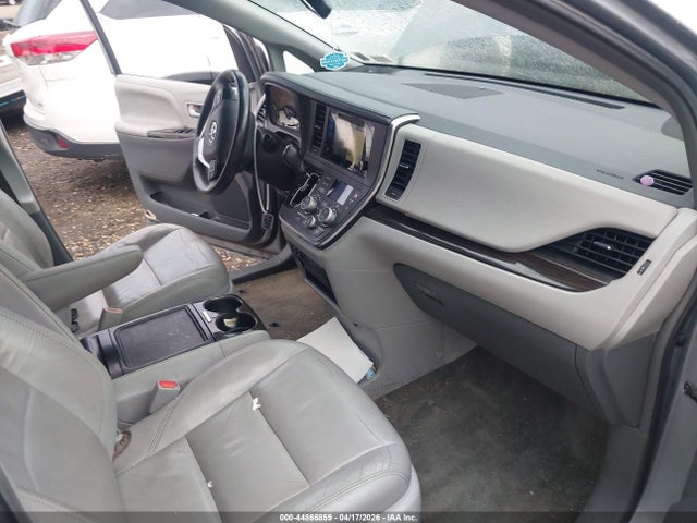 Toyota Sienna Xle 7 Passenger