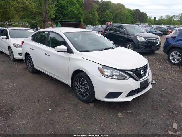 Salvage Nissan Sentra Image