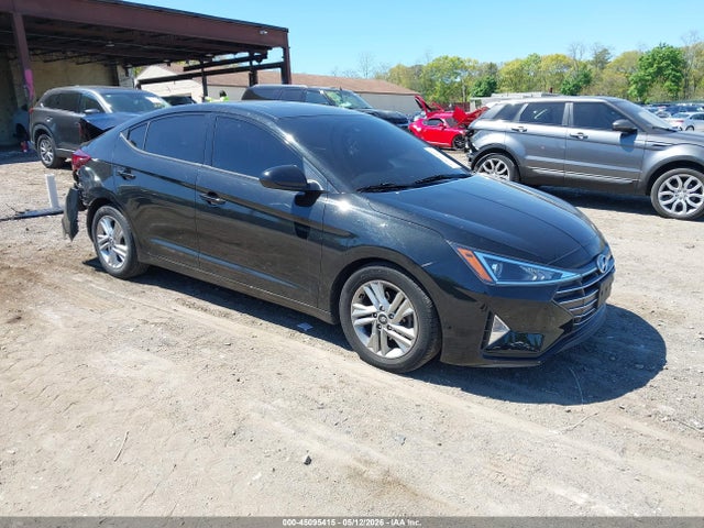 Salvage Hyundai ELANTRA Image