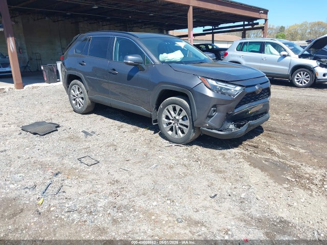 Salvage Toyota RAV4 Image