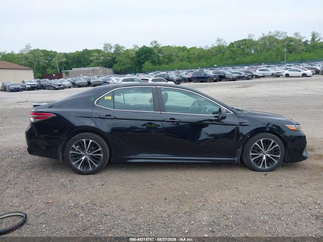 Toyota Camry Se Hybrid