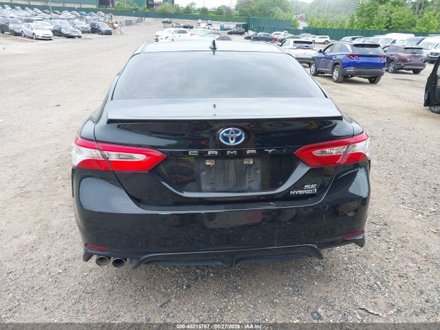 Toyota Camry Se Hybrid