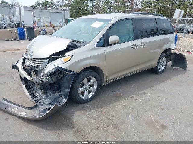 Toyota Sienna Le 8 Passenger
