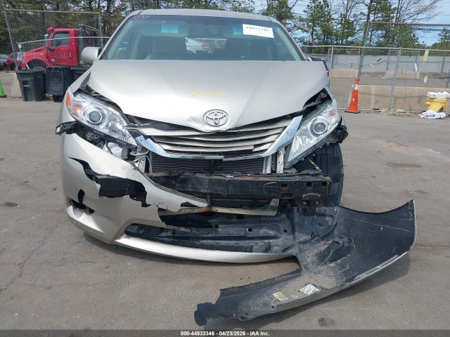Toyota Sienna Le 8 Passenger