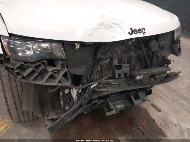 Jeep Grand Cherokee Altitude 4x4