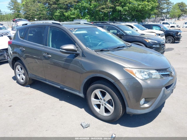 Salvage Toyota RAV4 Image