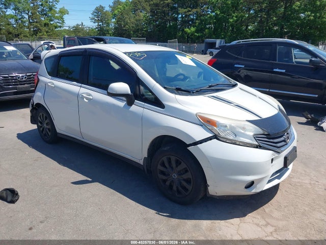 Salvage Nissan Versa Image
