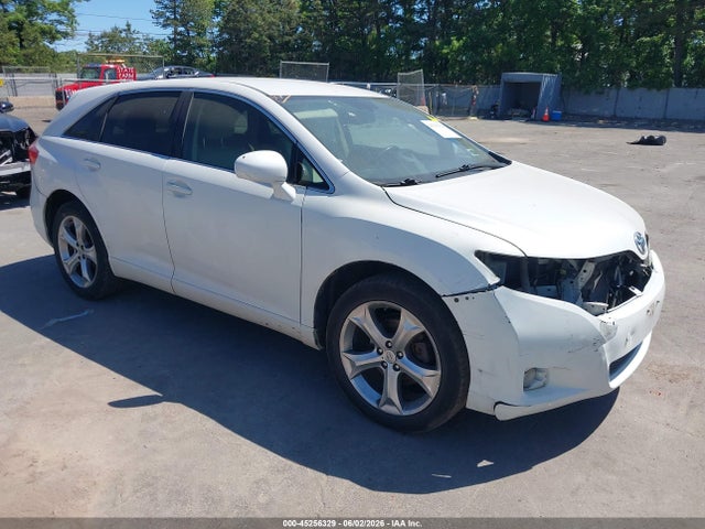 Salvage Toyota Venza Image