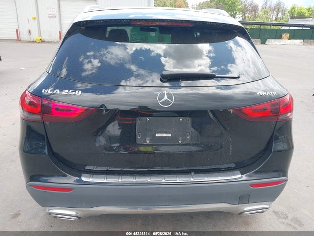 Mercedes-Benz GLA 4matic