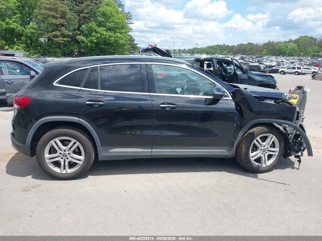 Mercedes-Benz GLA 4matic
