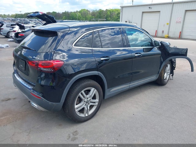 Mercedes-Benz GLA 4matic