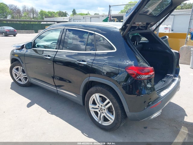 Mercedes-Benz GLA 4matic