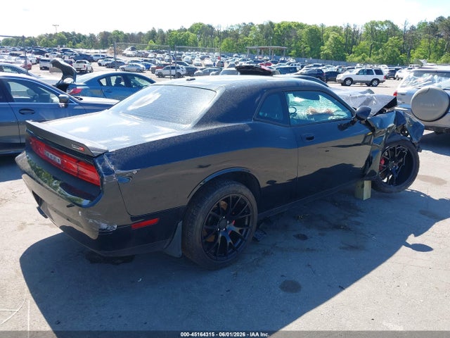 Dodge Challenger Srt8