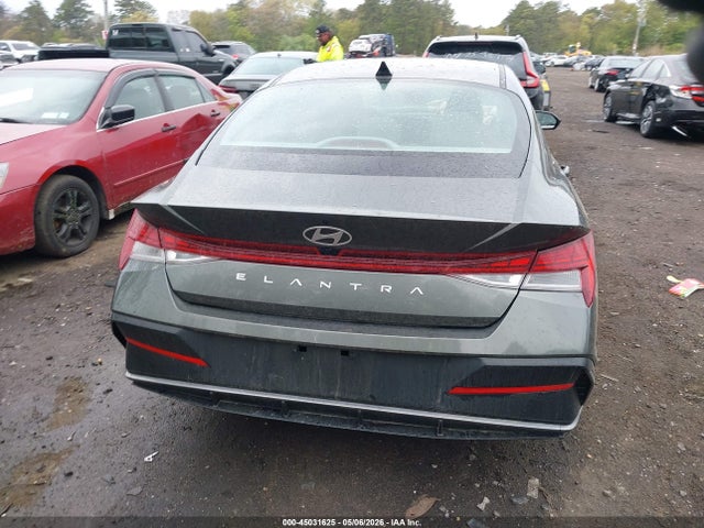 Hyundai ELANTRA Sel