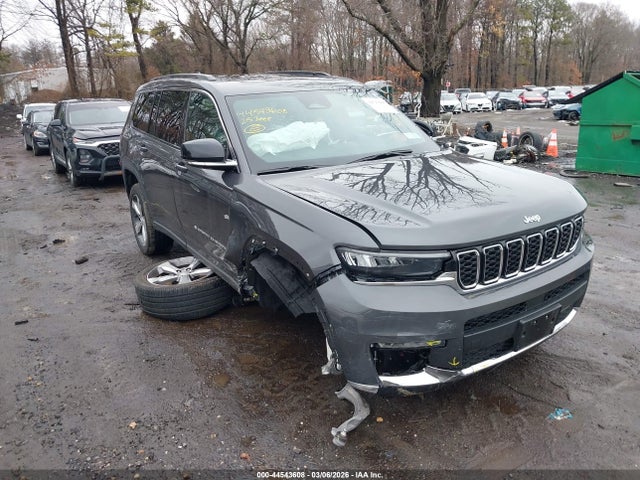 Salvage Jeep Grand Cherokee Image