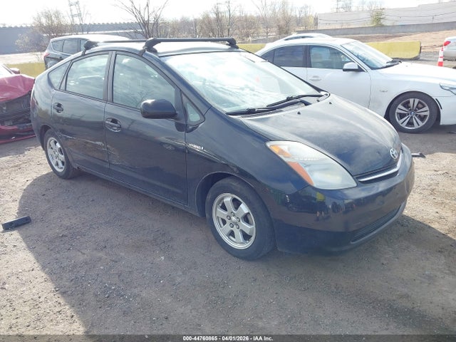 Salvage Toyota Prius Image