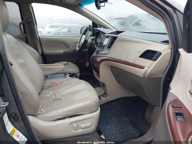 Toyota Sienna Xle 7 Passenger