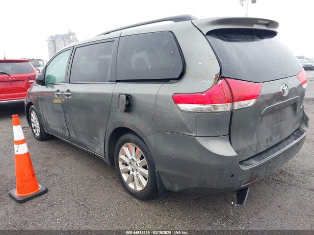 Toyota Sienna Xle 7 Passenger