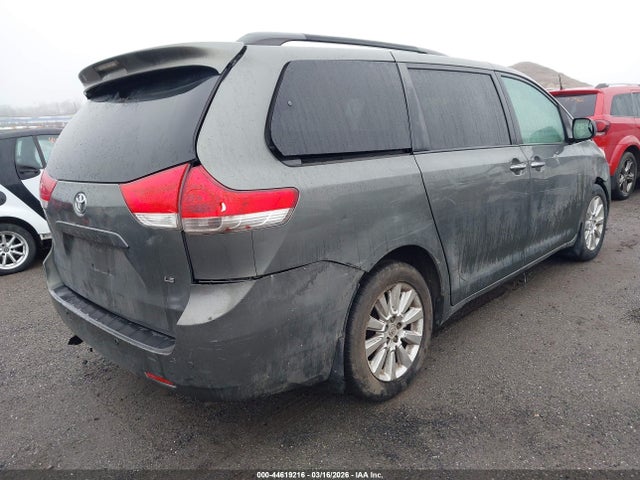 Toyota Sienna Xle 7 Passenger