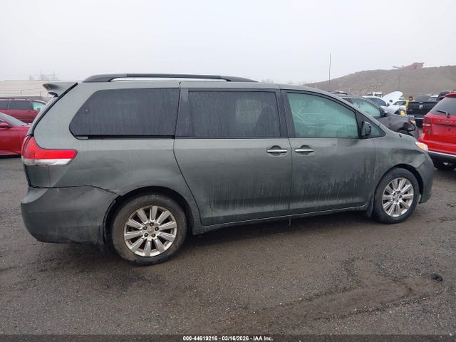 Toyota Sienna Xle 7 Passenger