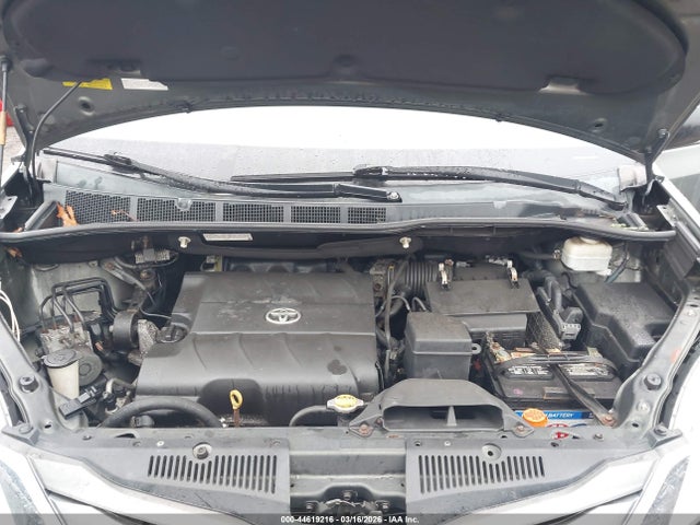 Toyota Sienna Xle 7 Passenger