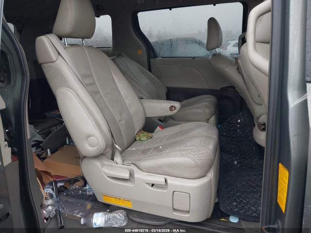 Toyota Sienna Xle 7 Passenger