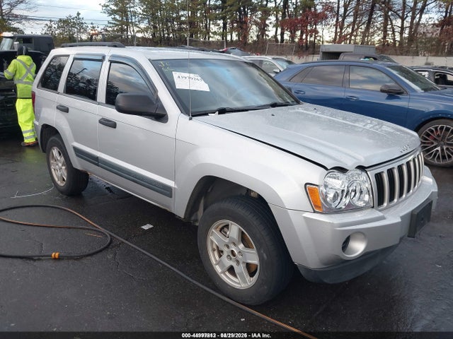 Salvage Jeep Grand Cherokee Image