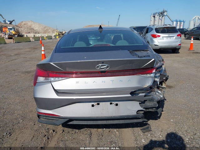 Hyundai ELANTRA Sel