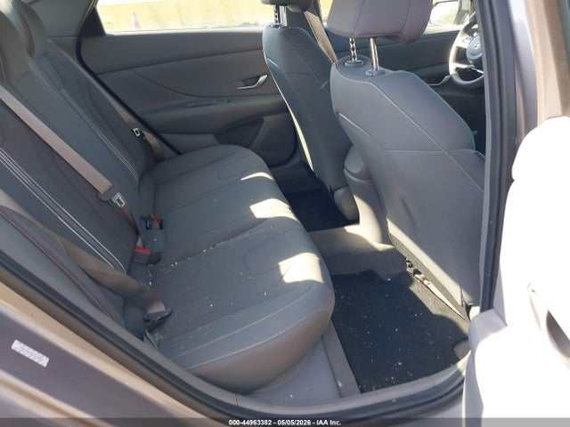 Hyundai ELANTRA Sel