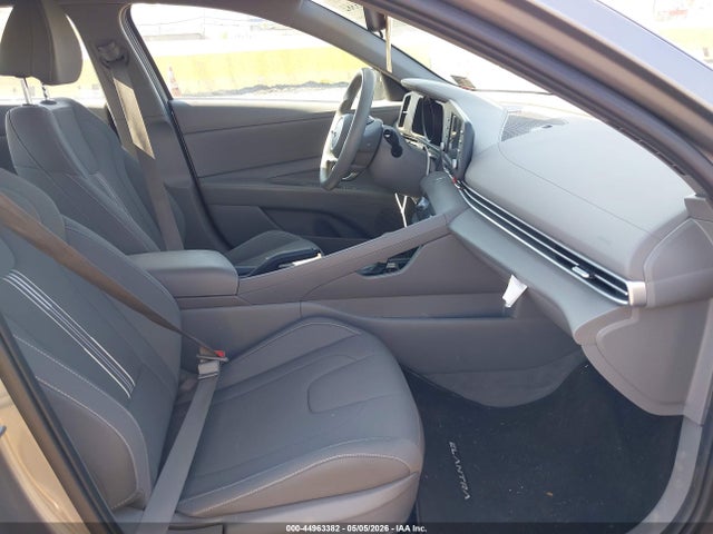 Hyundai ELANTRA Sel