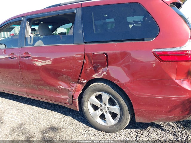 Toyota Sienna Le 8 Passenger
