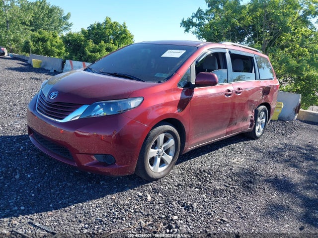 Toyota Sienna Le 8 Passenger