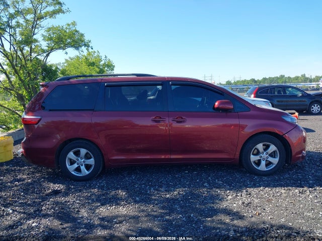 Toyota Sienna Le 8 Passenger
