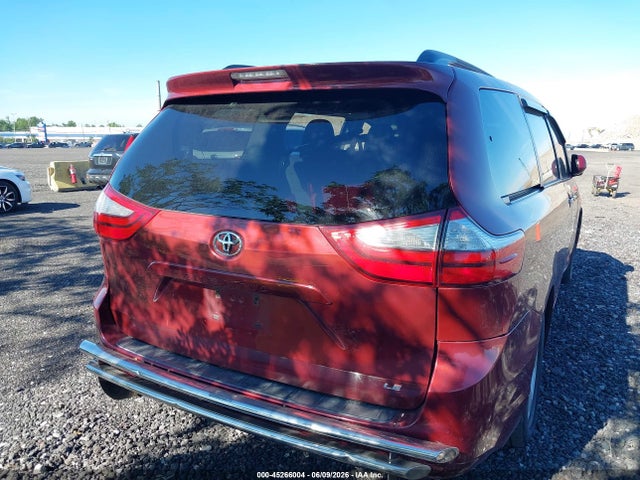Toyota Sienna Le 8 Passenger