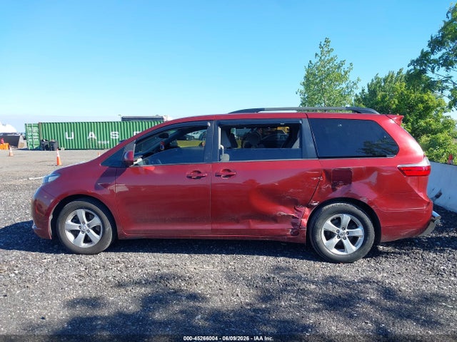 Toyota Sienna Le 8 Passenger