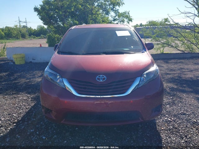 Toyota Sienna Le 8 Passenger