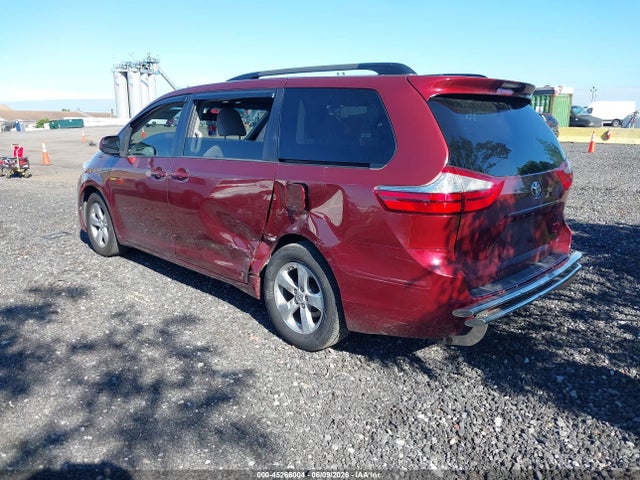 Toyota Sienna Le 8 Passenger