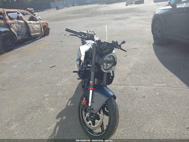 Husqvarna Vitpilen 401 Svartpilen 401