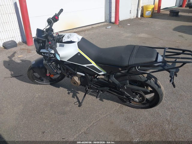 Husqvarna Vitpilen 401 Svartpilen 401