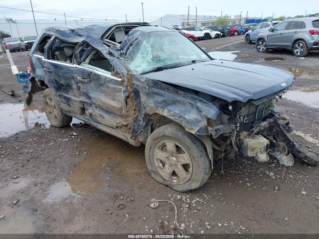 Salvage Jeep Grand Cherokee Image