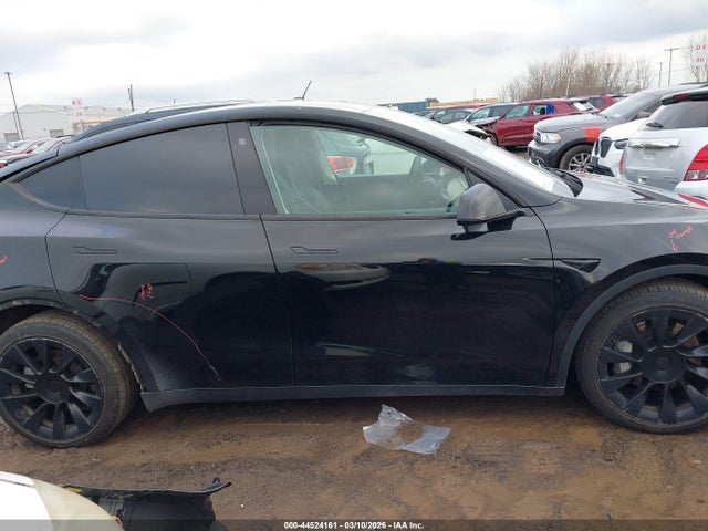 Tesla Model Y Long Range Dual Motor All-wheel Drive