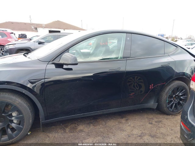 Tesla Model Y Long Range Dual Motor All-wheel Drive
