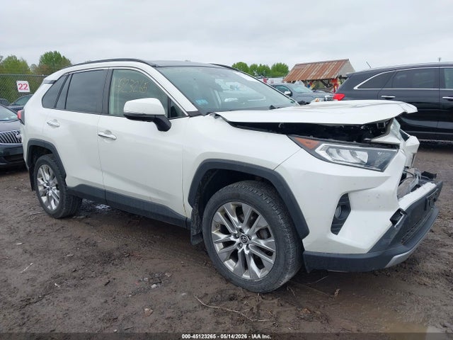 Salvage Toyota RAV4 Image