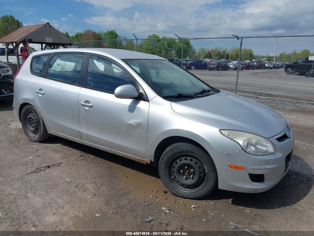 Salvage Hyundai ELANTRA Image