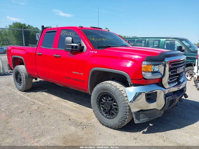 Salvage GMC Sierra 2500 Image