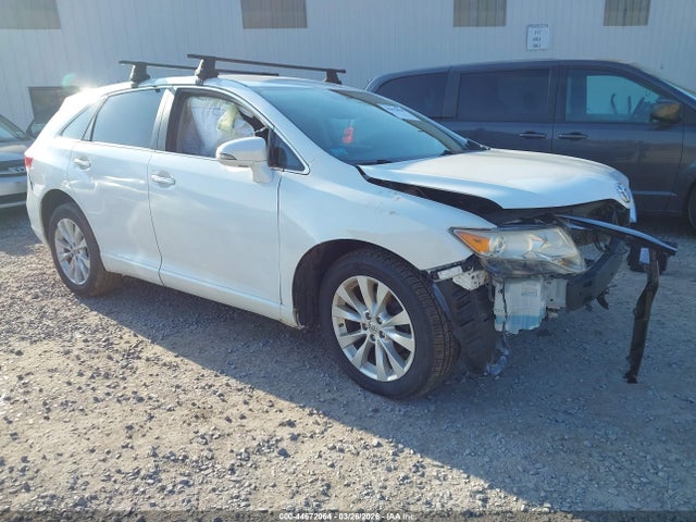 Salvage Toyota Venza Image